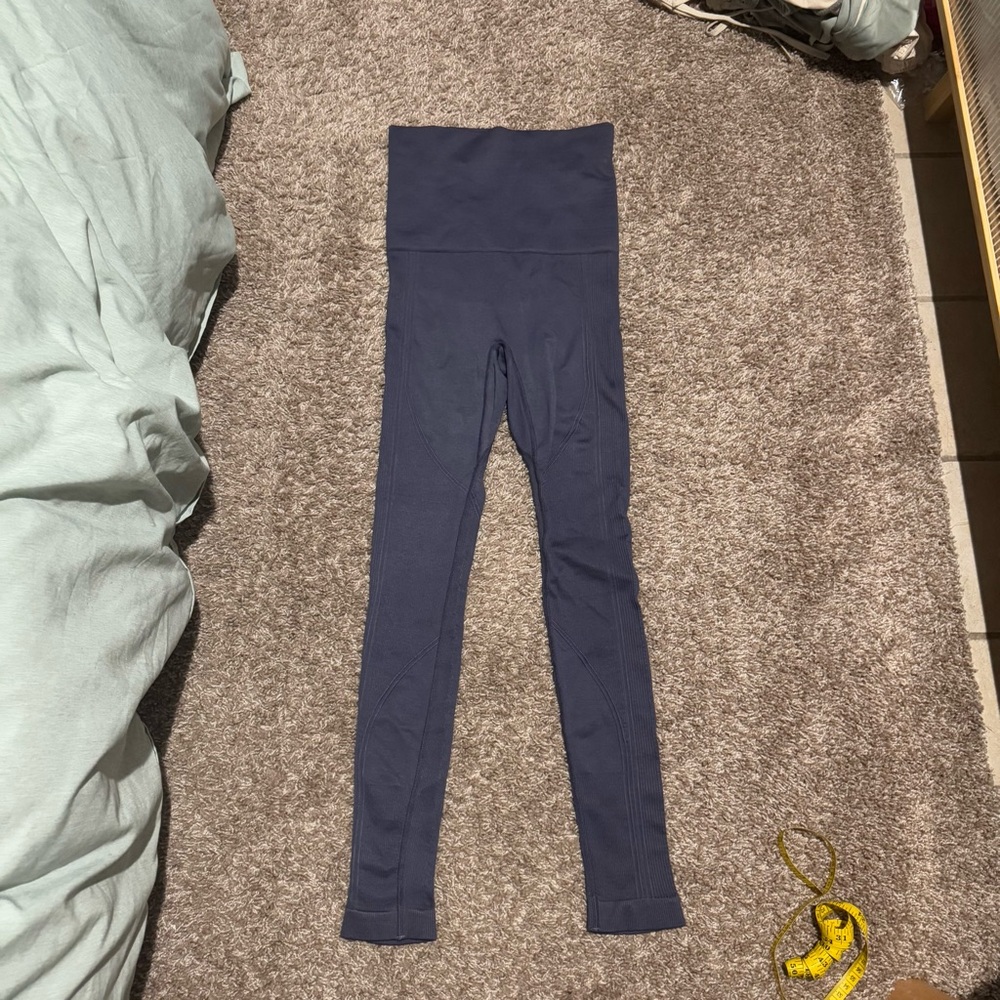 Alala leggings, fold over waist. Side S